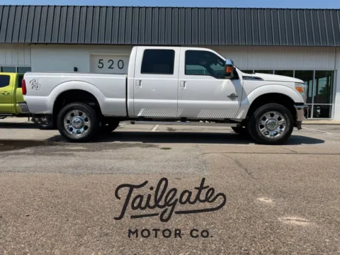 White 2016 Ford F250 Super Duty Crew Cab Lariat Pickup 4D 6 3/4 ft for sale in Fremont, NE