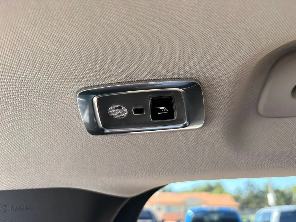 Volvo XC90 photo 29