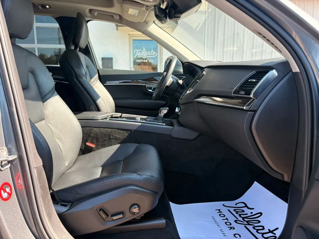 Volvo XC90 photo 13
