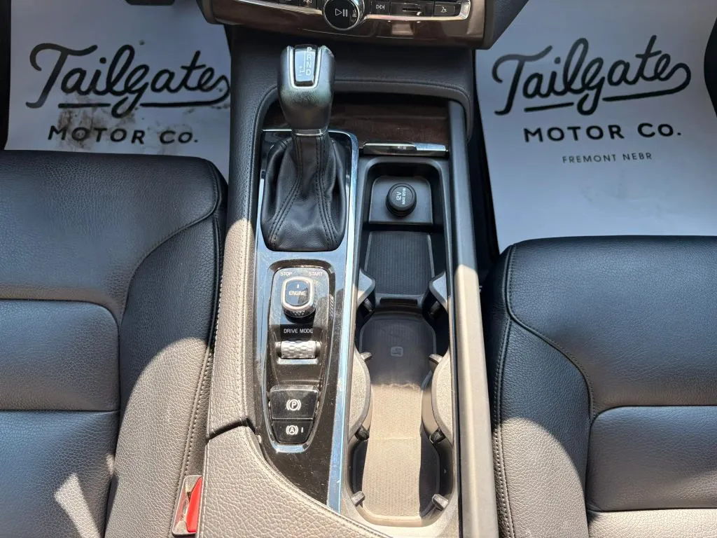 Volvo XC90 photo 26