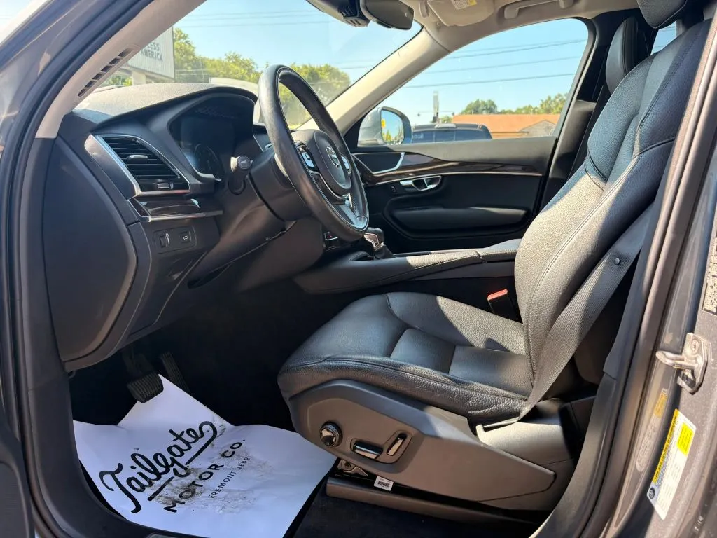 Volvo XC90 photo 17