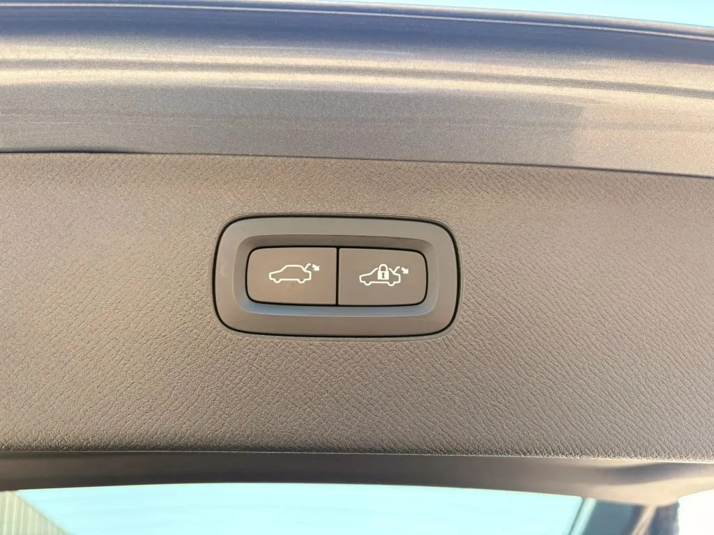 Volvo XC90 photo 9
