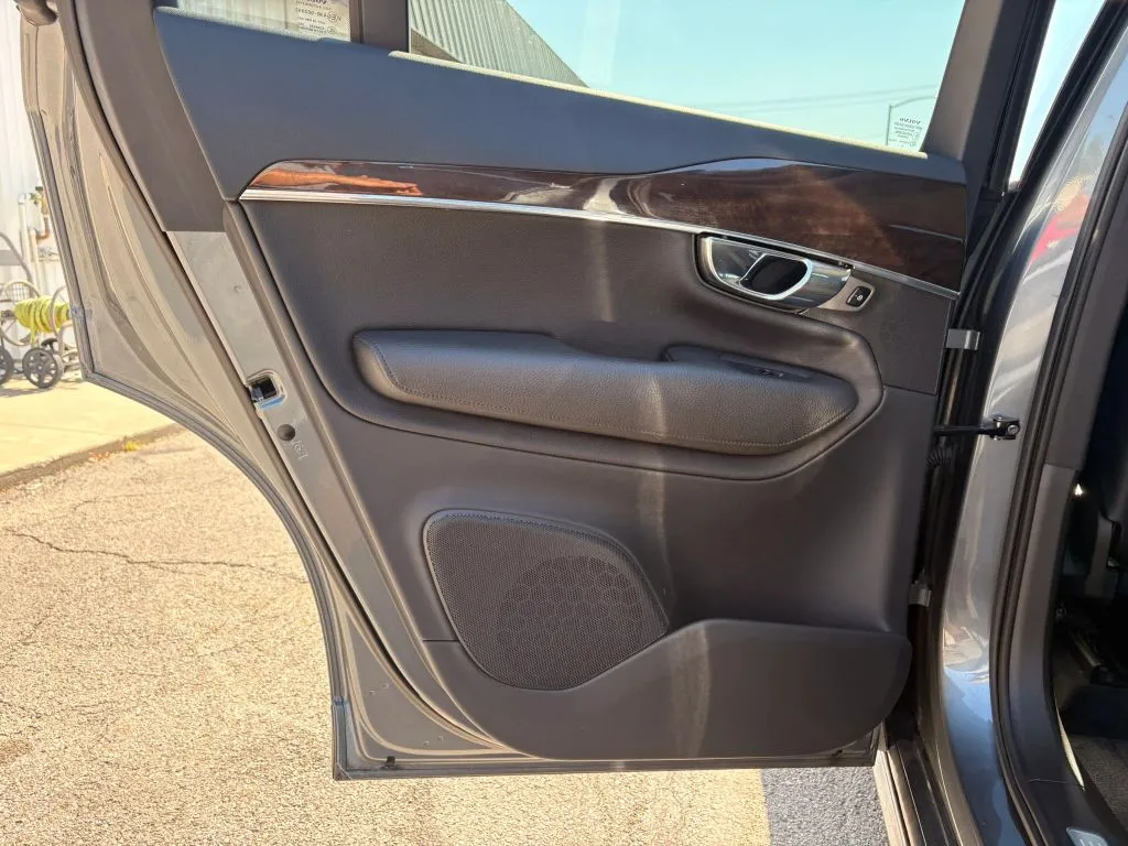 Volvo XC90 photo 14