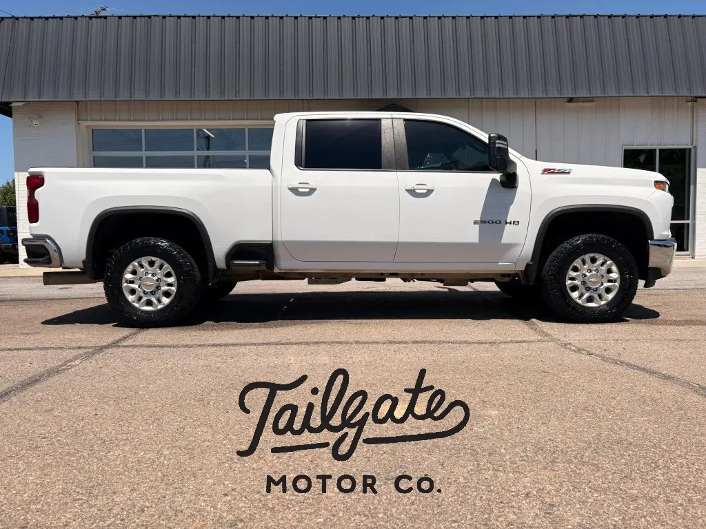 White 2023 Chevrolet Silverado 2500 HD Crew Cab LT Pickup 4D 6 1/2 ft for sale in Fremont, NE