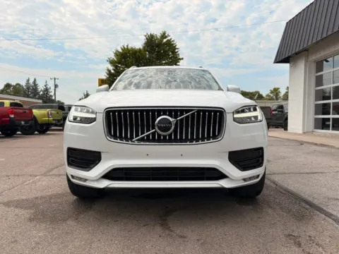 Another view of 2020 Volvo XC90 T5 Momentum Sport Utility 4D for sale in Fremont, NE at Tailgate Motor Co. (Fremont North)