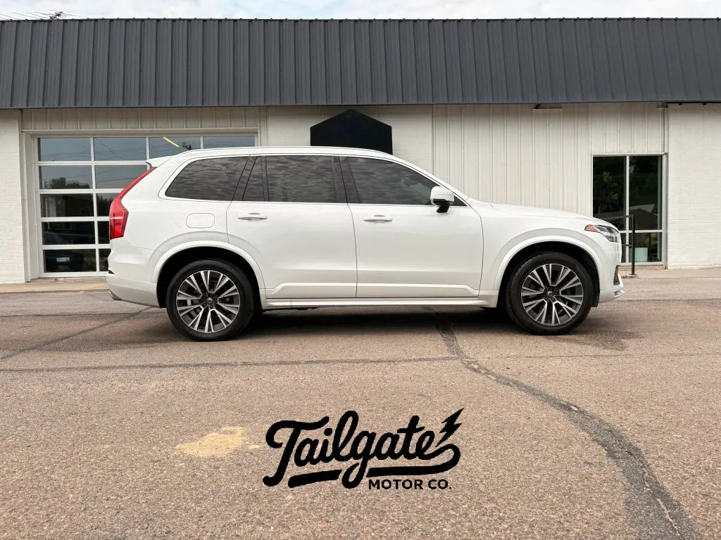 White 2020 Volvo XC90 T5 Momentum Sport Utility 4D for sale in Fremont, NE