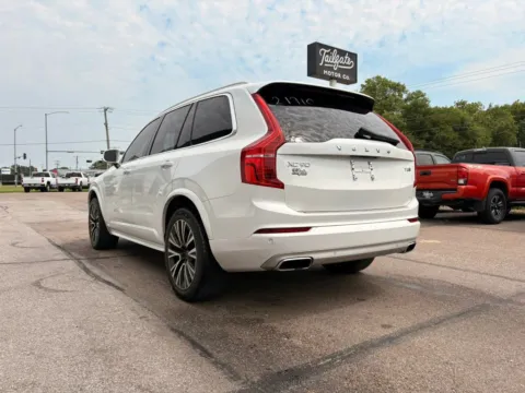 More photos of 2020 Volvo XC90 T5 Momentum Sport Utility 4D at Tailgate Motor Co. (Fremont North), NE