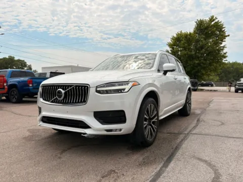 More photos of 2020 Volvo XC90 T5 Momentum Sport Utility 4D at Tailgate Motor Co. (Fremont North), NE