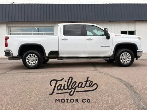 White 2025 Chevrolet Silverado 2500 HD Crew Cab LT Pickup 4D 6 1/2 ft for sale in Fremont, NE