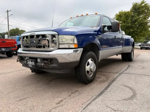 More photos of 2003 Ford F350 Super Duty Crew Cab XLT Pickup 4D 6 3/4 ft at Tailgate Motor Co. (Fremont North), NE