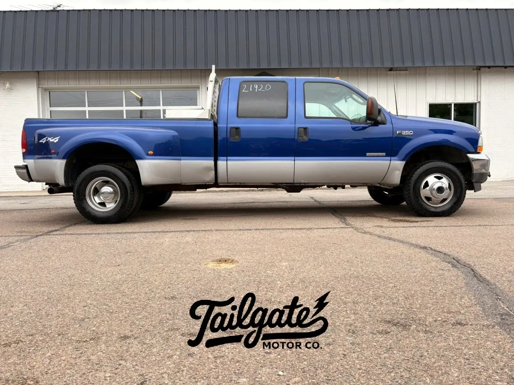 Blue 2003 Ford F350 Super Duty Crew Cab XLT Pickup 4D 6 3/4 ft for sale in Fremont, NE