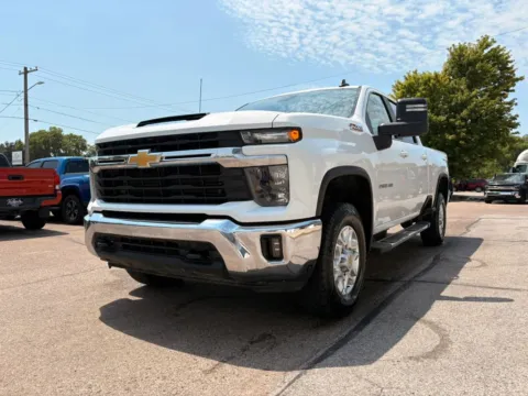 More photos of 2024 Chevrolet Silverado 2500 HD Crew Cab LT Pickup 4D 6 1/2 ft at Tailgate Motor Co. (Fremont North), NE