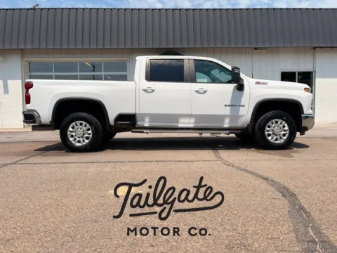 White 2024 Chevrolet Silverado 2500 HD Crew Cab LT Pickup 4D 6 1/2 ft for sale in Fremont, NE