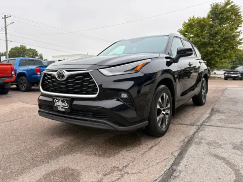 More photos of 2021 Toyota Highlander XLE Sport Utility 4D at Tailgate Motor Co. (Fremont North), NE