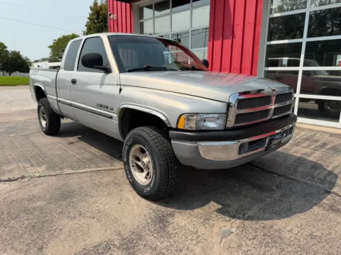 Photos of 2000 Dodge Ram 1500 Quad Cab Short Bed for sale in Fremont, NE at Tailgate Motor Co. (Fremont North)