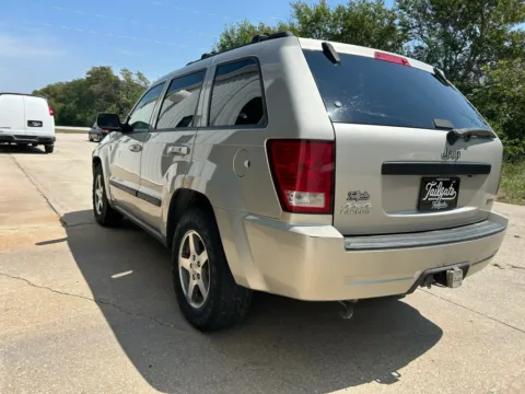 More photos of 2007 Jeep Grand Cherokee Laredo Sport Utility 4D at Tailgate Motor Co. (Fremont North), NE