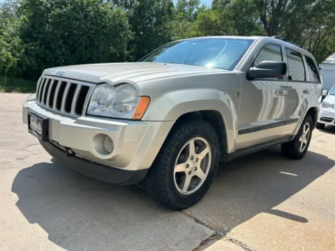 Another view of 2007 Jeep Grand Cherokee Laredo Sport Utility 4D for sale in Fremont, NE at Tailgate Motor Co. (Fremont North)