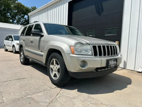 Photos of 2007 Jeep Grand Cherokee Laredo Sport Utility 4D for sale in Fremont, NE at Tailgate Motor Co. (Fremont North)