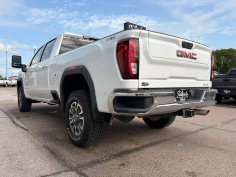 More photos of 2023 GMC Sierra 3500 HD Crew Cab SLE Pickup 4D 6 1/2 ft at Tailgate Motor Co. (Fremont North), NE