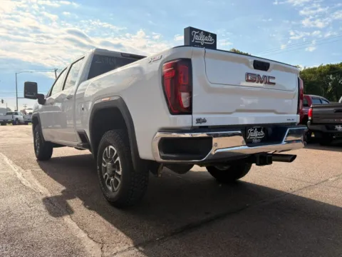 More photos of 2023 GMC Sierra 3500 HD Crew Cab SLE Pickup 4D 6 1/2 ft at Tailgate Motor Co. (Fremont North), NE