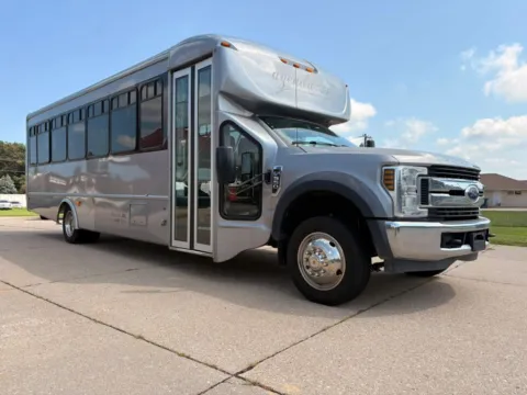 More photos of 2019 Ford F550 Super Duty Regular Cab & Chassis XL Cab & Chassis 2D at Tailgate Motor Co. (Fremont North), NE