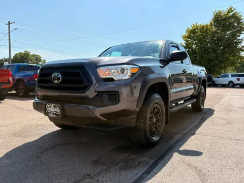 More photos of 2020 Toyota Tacoma Access Cab SR Pickup 4D 6 ft at Tailgate Motor Co. (Fremont North), NE