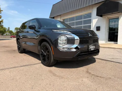 Photos of 2024 Mitsubishi Outlander SE Black Edition Sport Utility 4D for sale in Fremont, NE at Tailgate Motor Co. (Fremont North)