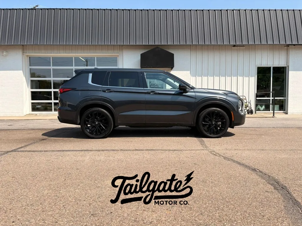 Gray 2024 Mitsubishi Outlander SE Black Edition Sport Utility 4D for sale in Fremont, NE