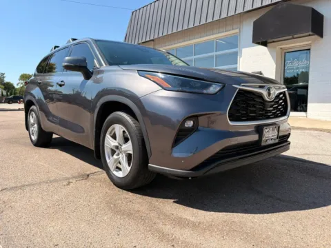 Photos of 2022 Toyota Highlander LE Sport Utility 4D for sale in Fremont, NE at Tailgate Motor Co. (Fremont North)