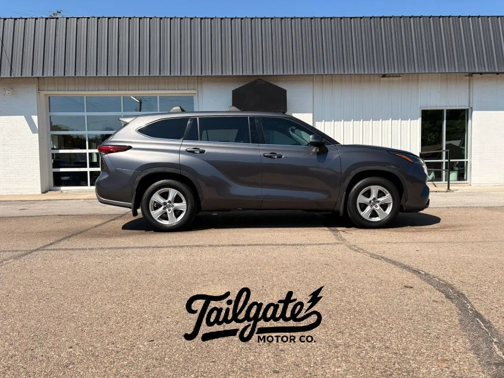 Gray 2022 Toyota Highlander LE Sport Utility 4D for sale in Fremont, NE