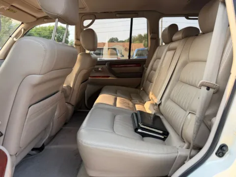 More photos of 2000 Lexus LX 470 Sport Utility 4D at Tailgate Motor Co. (Fremont North), NE