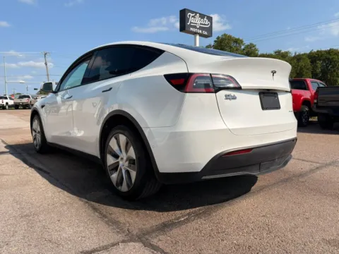 More photos of 2022 Tesla Model Y Long Range Sport Utility 4D at Tailgate Motor Co. (Fremont North), NE