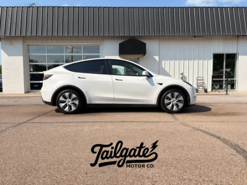 White 2022 Tesla Model Y Long Range Sport Utility 4D for sale in Fremont, NE