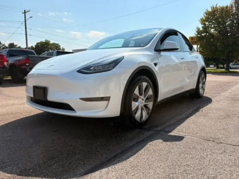 More photos of 2022 Tesla Model Y Long Range Sport Utility 4D at Tailgate Motor Co. (Fremont North), NE
