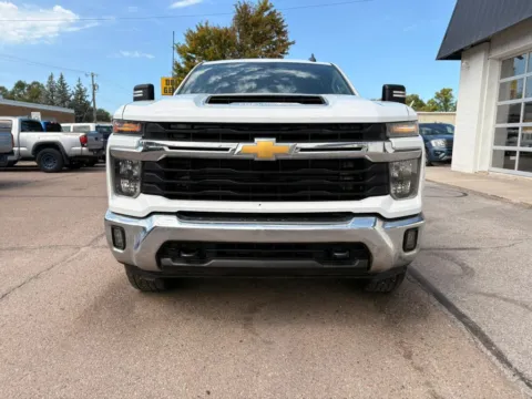 Another view of 2024 Chevrolet Silverado 2500 HD Crew Cab LT Pickup 4D 6 1/2 ft for sale in Fremont, NE at Tailgate Motor Co. (Fremont North)