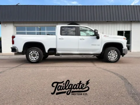 White 2024 Chevrolet Silverado 2500 HD Crew Cab LT Pickup 4D 6 1/2 ft for sale in Fremont, NE