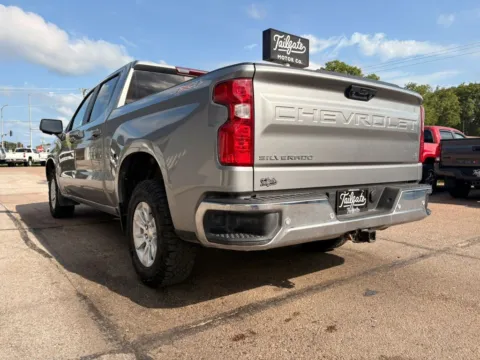 More photos of 2023 Chevrolet Silverado 1500 Crew Cab LT Pickup 4D 5 3/4 ft at Tailgate Motor Co. (Fremont North), NE