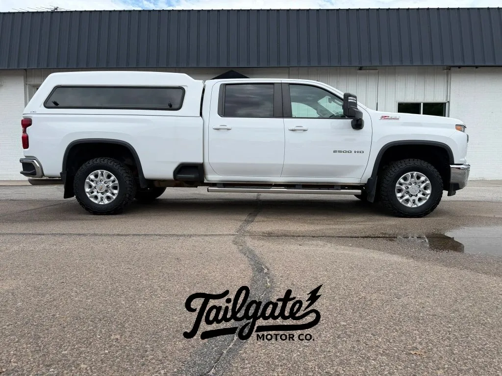 White 2021 Chevrolet Silverado 2500 HD Crew Cab LT Pickup 4D 8 ft for sale in Fremont, NE