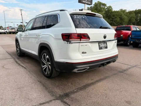 More photos of 2021 Volkswagen Atlas SEL Premium 4Motion Sport Utility 4D at Tailgate Motor Co. (Fremont North), NE