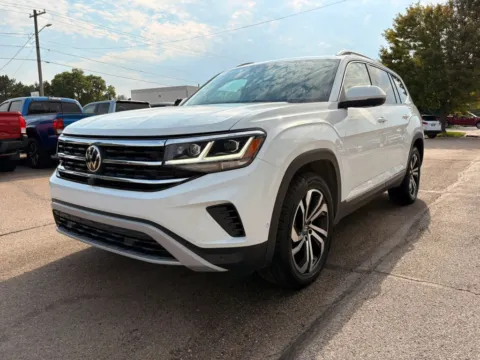 More photos of 2021 Volkswagen Atlas SEL Premium 4Motion Sport Utility 4D at Tailgate Motor Co. (Fremont North), NE