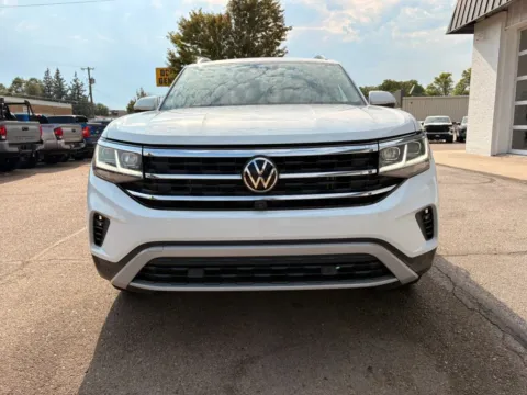 Another view of 2021 Volkswagen Atlas SEL Premium 4Motion Sport Utility 4D for sale in Fremont, NE at Tailgate Motor Co. (Fremont North)