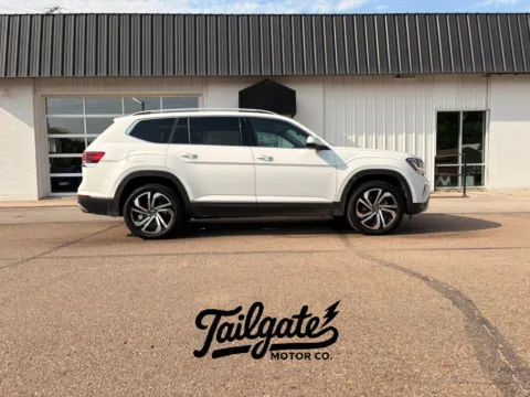 White 2021 Volkswagen Atlas SEL Premium 4Motion Sport Utility 4D for sale in Fremont, NE