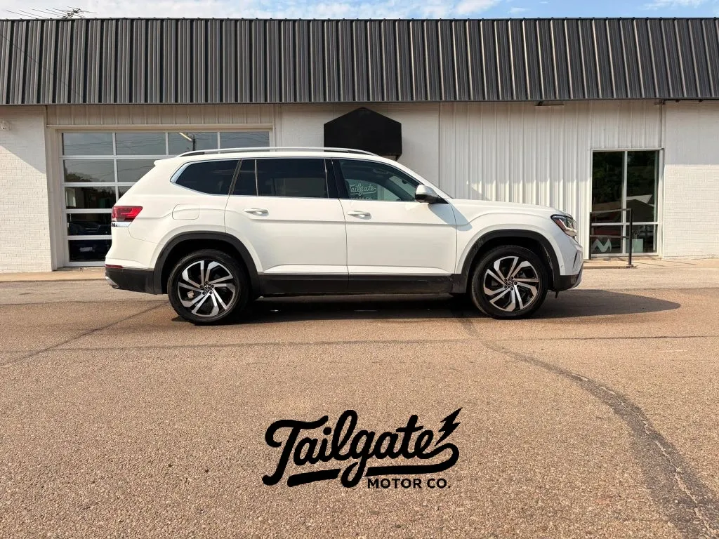 White 2021 Volkswagen Atlas SEL Premium 4Motion Sport Utility 4D for sale in Fremont, NE