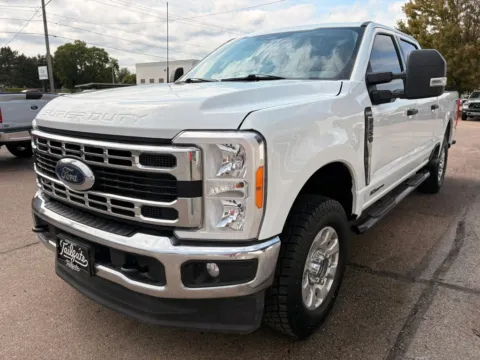 More photos of 2024 Ford F250 Super Duty Crew Cab XLT Pickup 4D 6 3/4 ft at Tailgate Motor Co. (Fremont North), NE