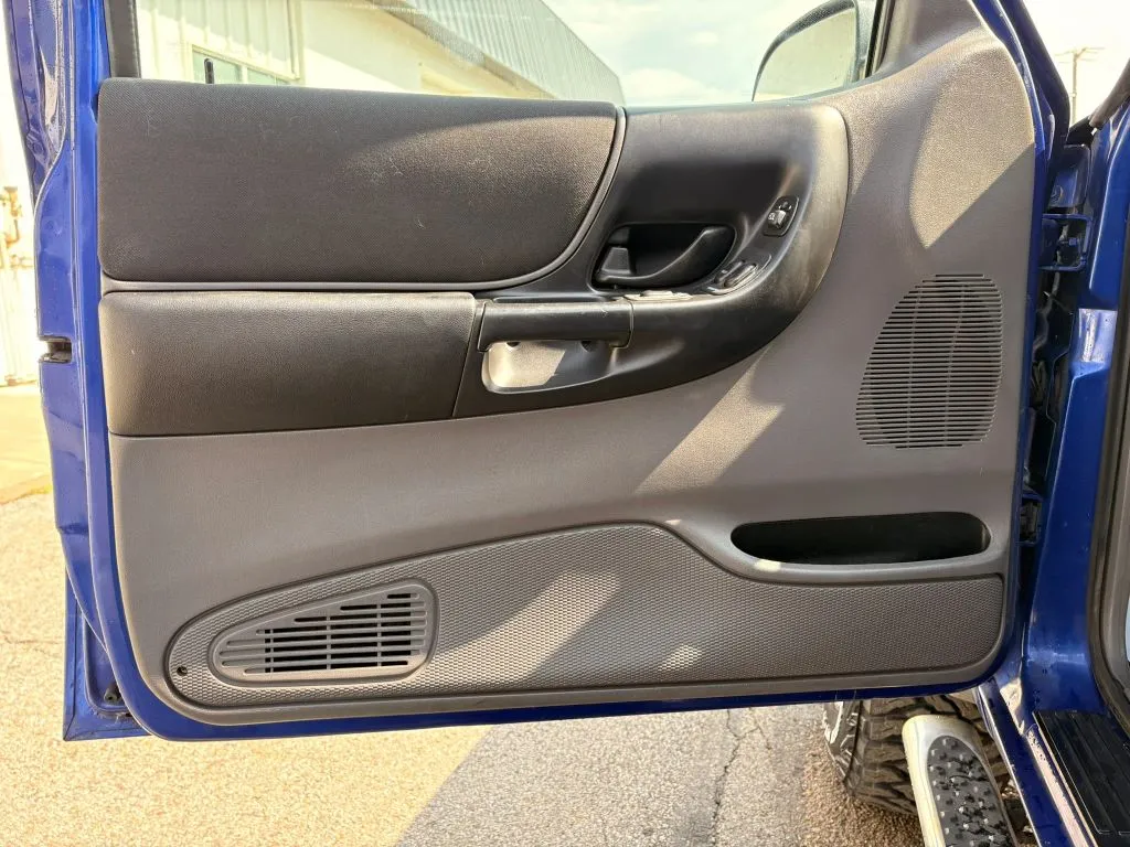 Ford Ranger photo 15