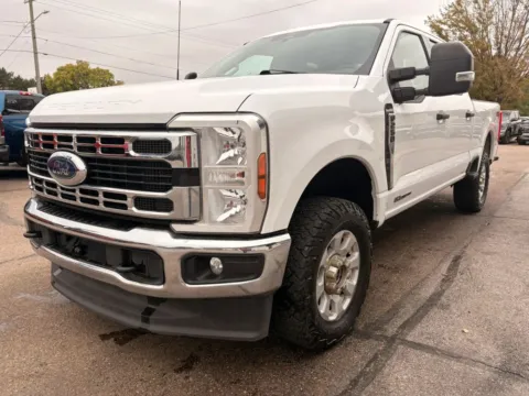 More photos of 2024 Ford F250 Super Duty Crew Cab XLT Pickup 4D 6 3/4 ft at Tailgate Motor Co. (Fremont North), NE