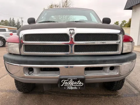 Another view of 1999 Dodge Ram 2500 Regular Cab Long Bed for sale in Fremont, NE at Tailgate Motor Co. (Fremont North)