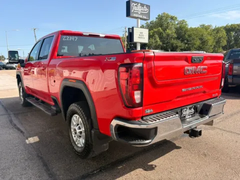 More photos of 2021 GMC Sierra 2500 HD Crew Cab SLE Pickup 4D 6 1/2 ft at Tailgate Motor Co. (Fremont North), NE