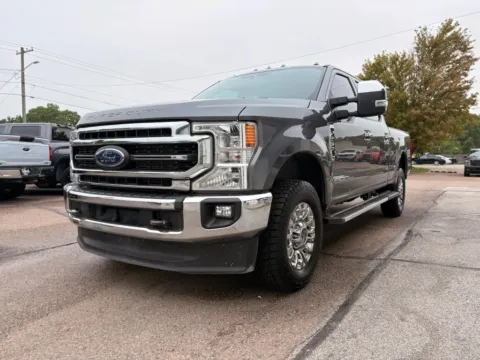 More photos of 2022 Ford F250 Super Duty Crew Cab Lariat Pickup 4D 6 3/4 ft at Tailgate Motor Co. (Fremont North), NE