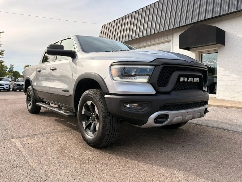 Ram 1500 photo 2